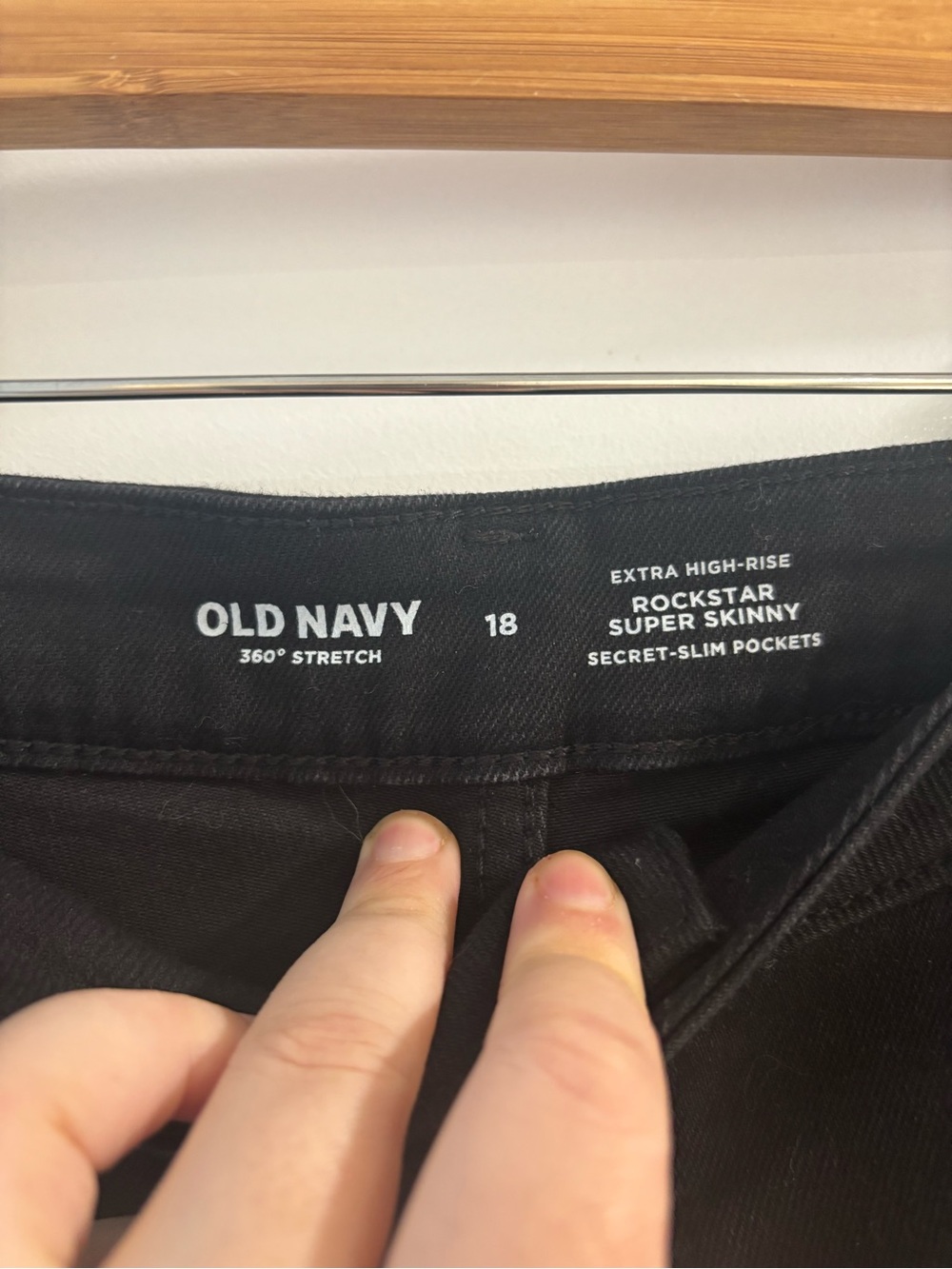 Old Navy Black Extra High-Rise Rockstar Super Skinny Jeans - Picture 4 of 6